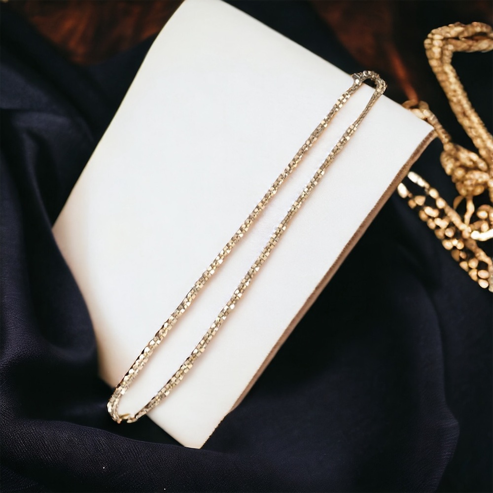 Chunky gold tone Park Lane necklace possibly Vintage